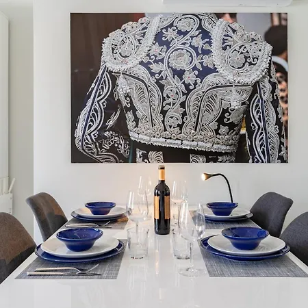 Giralda Apartment *